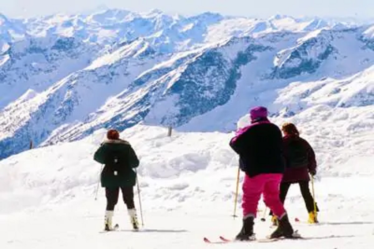 Incidente sul Monte Bianco, precipita durante la discesa: muore alpinista 24enne