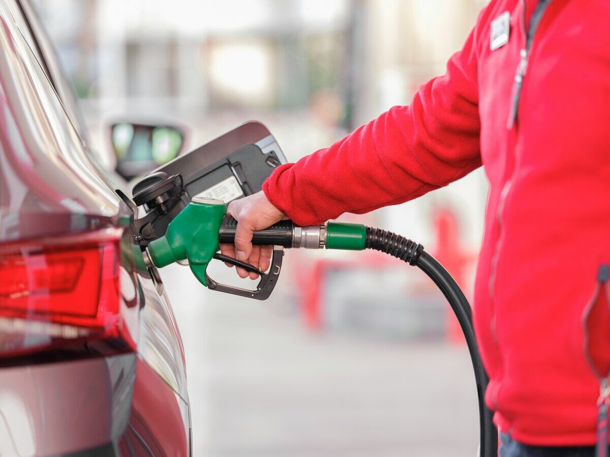 Benzina, esplodono i prezzi per la guerra: cifra shock raggiunta in autostrada