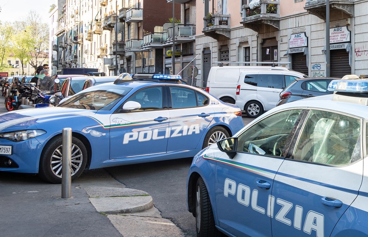 Roma, perquisizione si trasforma in rapina: scoperti e arrestati tre poliziotti