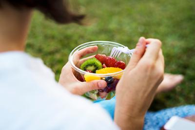 Da colazione a spuntini freschi, il decalogo per combattere il caldo