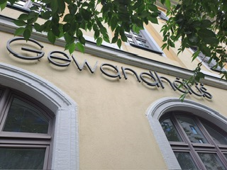 Turismo, al Gewandhaus Hotel Dresda carne stagionata al ristorante e cake-shop per dessert