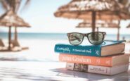 Letture sotto l’ombrellone: i consigli per l’estate