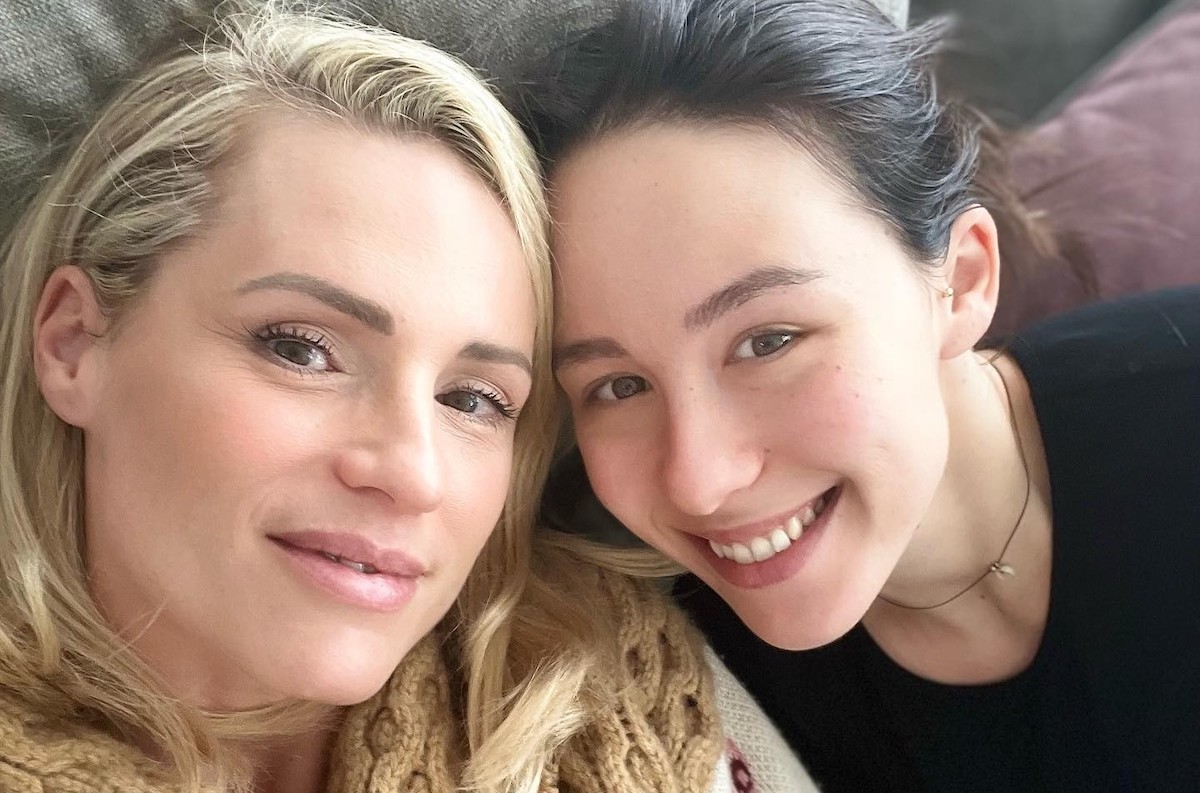 Michelle Hunziker e Aurora Ramazzotti in vacanza: la foto che scatena i commenti