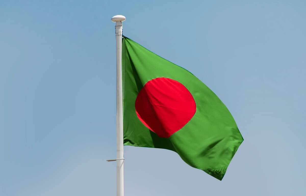 Bangladesh, aereo militare precipita su una scuola: il bilancio delle vittime