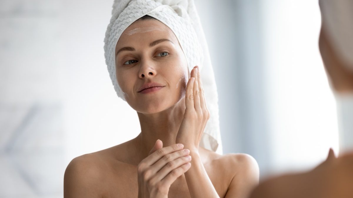 Skincare e bellezza estiva: i migliori consigli per esaltare l'abbronzatura ed idratare corpo, pelle e capelli