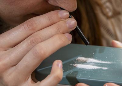 Dalla cocaina rosa alla ketamina, ecco i rischi dello sballo nelle notti estive