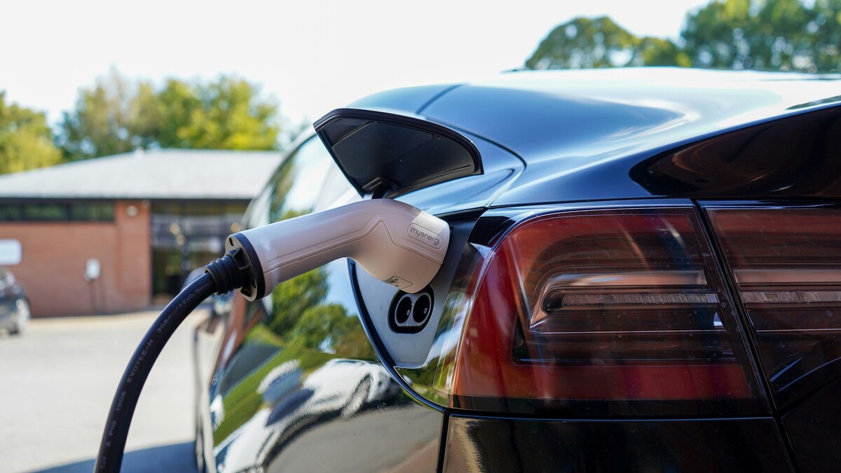 Bonus 2025, si parte a settembre: tutte le novità, dalla Carta acquisti alle auto elettriche
