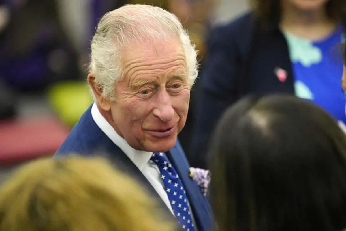 Re Carlo e William sempre più distanti, e Harry sembra essere ancora una volta al centro del caos