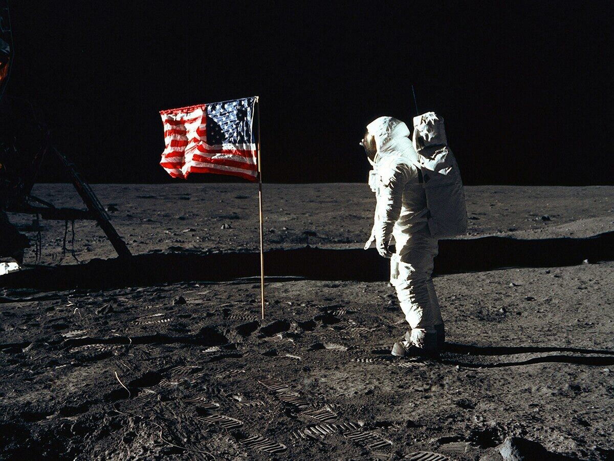 Addio a Jim Lovell, morto l'astronauta dell'Apollo 13: l'annuncio della Nasa