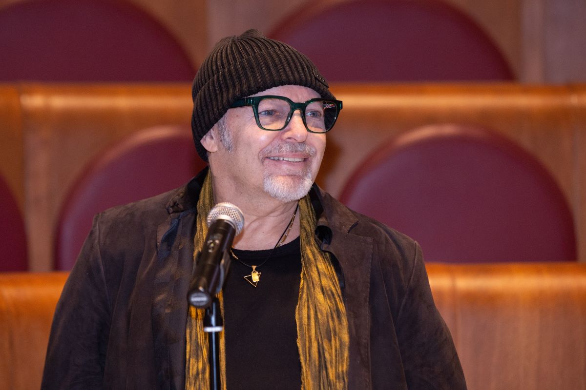 Vasco Rossi in Puglia, vacanze disturbate dai fan: l’ironia del cantante sui social
