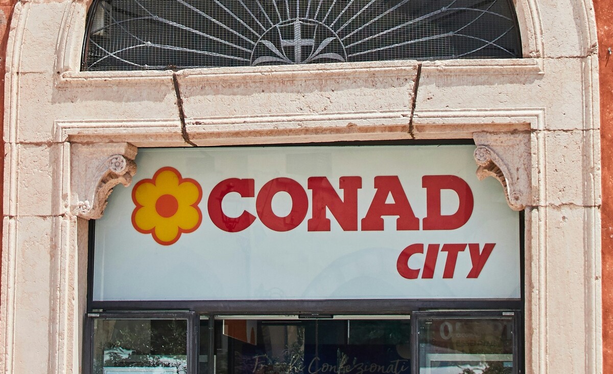 Conad, crostatine all'albicocca ritirate dai supermercati: rischio presenza di muffe