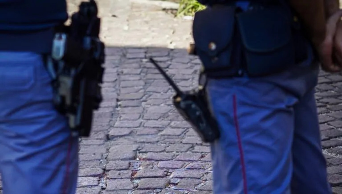 Furto nella villa di Fiorello per 300 mila euro, la scoperta della domestica fa partire le indagini