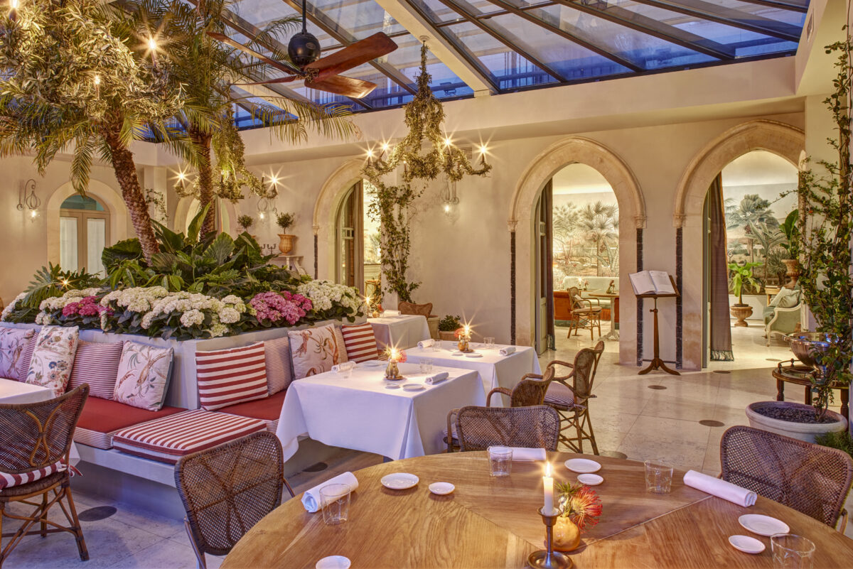 LA TERRAZZA DEL BLUE SKY BAR DI PALAZZO VECCHIO TAORMINA L’INDIRIZZO LIFESTYLE PER L’ESTATE 2025