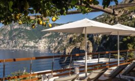 L’hotel sulla Costiera Amalfitana che unisce relax, cucina e panorami mozzafiato