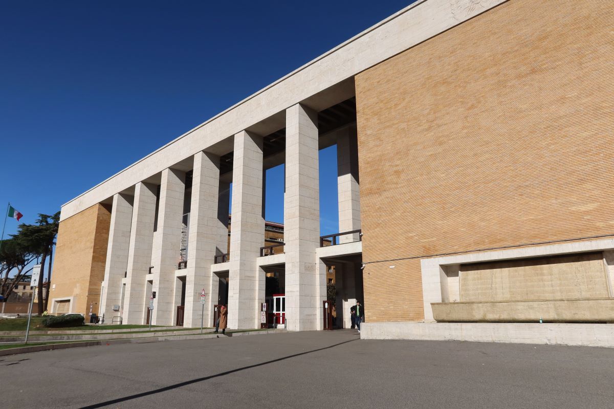 Corteo pro-Pal degenera: lancio di vernice e petardi alla Sapienza