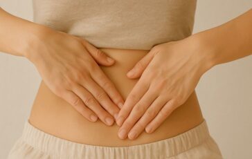 Pancia gonfia in menopausa: i consigli per eliminarla