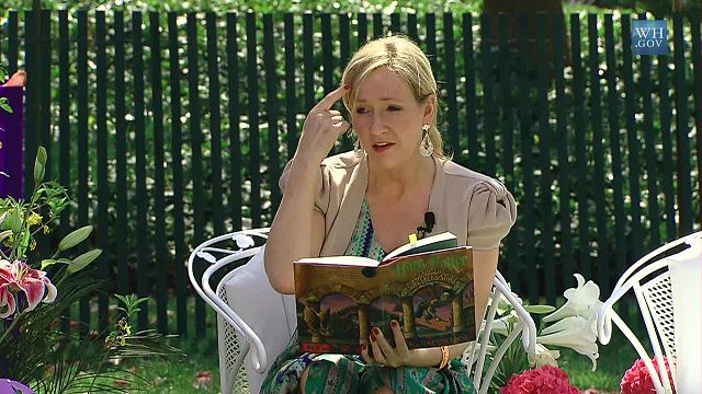 "Ignorante", J.K. Rowling polemica con Emma Watson: accuse di privilegio e frattura insanabile