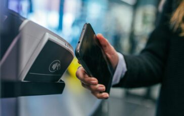 contactless scaled e1761203827293 364x230