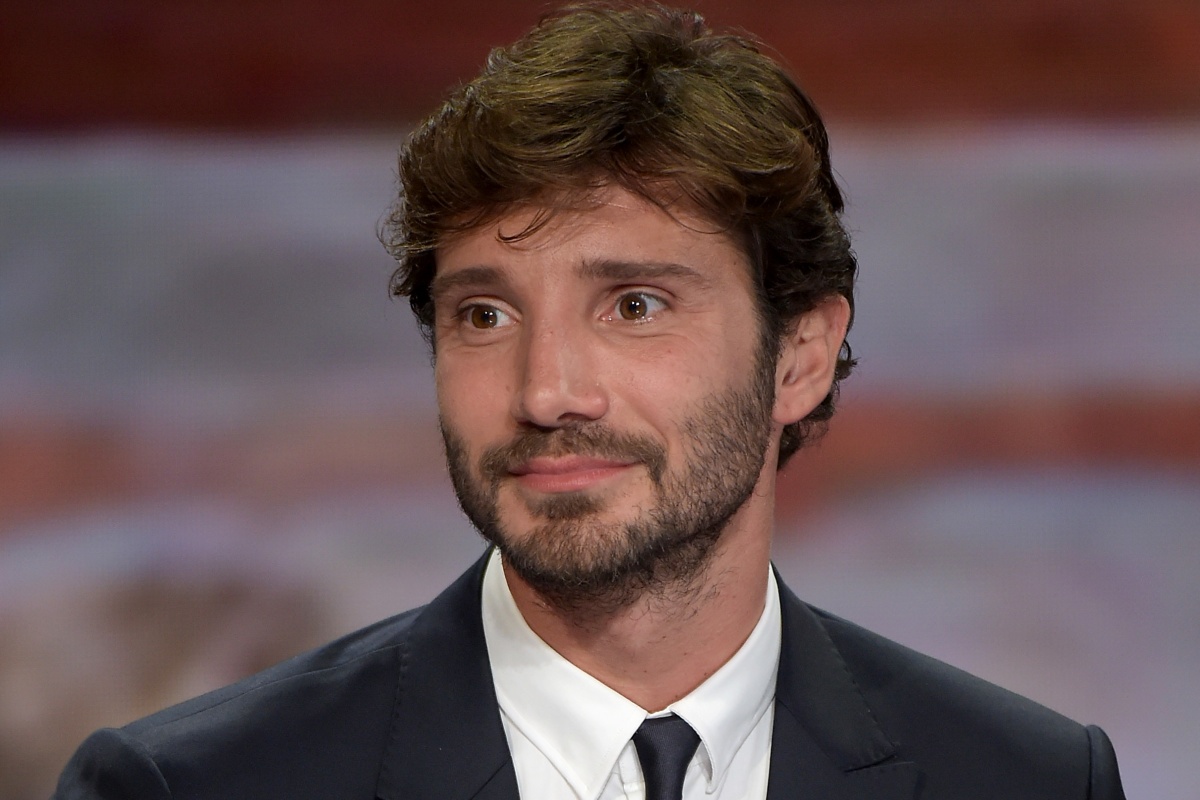 “Non lo auguro a nessuno”: Stefano De Martino racconta la vicenda dei video rubati