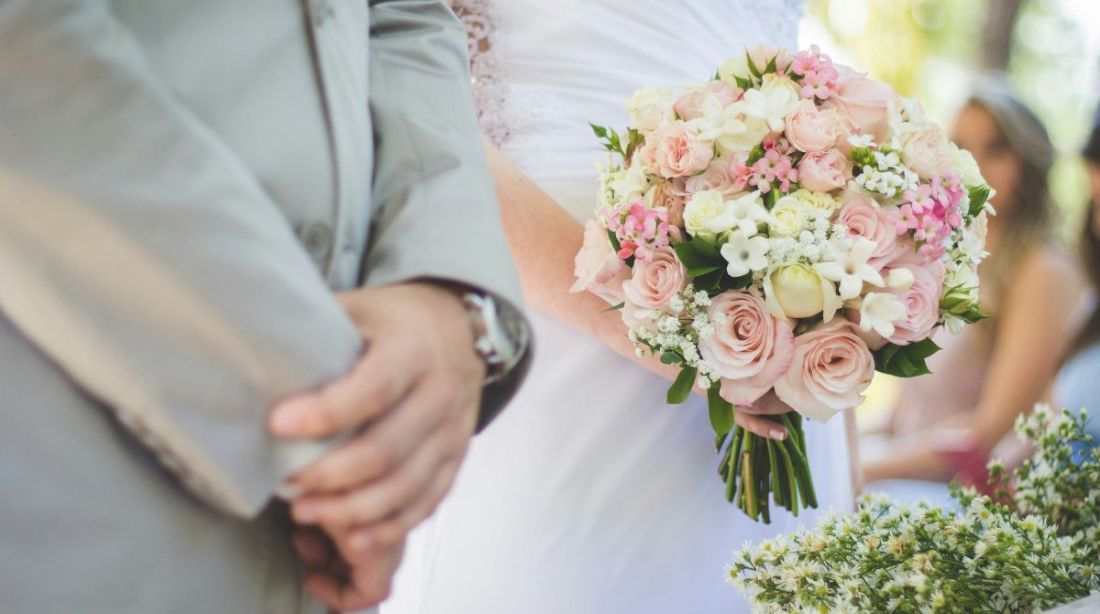 Massimo Cacciari annuncia il matrimonio a 81 anni, ecco chi è Chiara Patriarca, la futura moglie