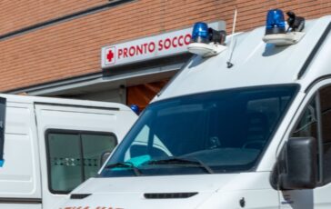 incinta accoltellata genova