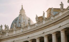 papa agenzie stampa scaled e1759998228903 265x160