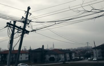 attacchi dellucraina provocano blackout nelle regioni della russia 1762767130 364x230