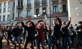 attacco alla redazione de la stampa a torino durante le proteste 1764399047 265x160
