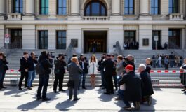 chiara ferragni in aula accuse di truffa aggravata nel caso pandoro 1762345514 265x160