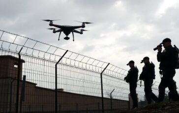 droni e traffico di droga nel carcere di prato loperazione della polizia penitenziaria che ha scosso litalia 1764417528 364x230
