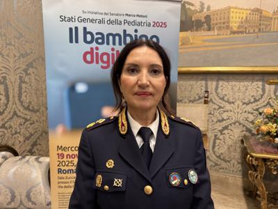 Polizia di stato: "Uso precoce smartphone espone bambini a reati e aggressioni"
