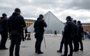 furto al louvre nuove accuse e dettagli sugli arresti recenti 1762023881