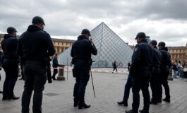 furto al louvre nuove accuse e dettagli sugli arresti recenti 1762023881 265x160