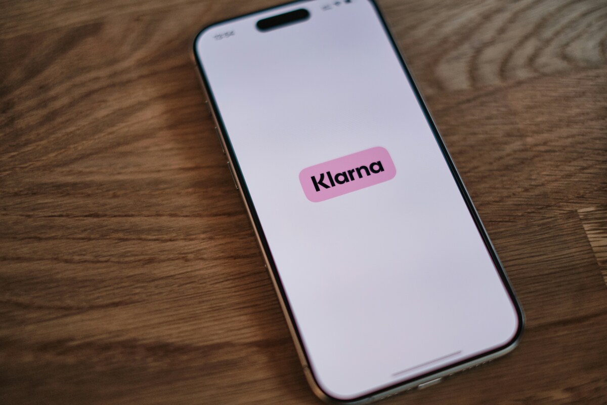 Klarna, cambia tutto con la nuova carta di debito gratis: ecco come funziona