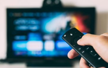 Confronto acceso in studio sulla gestione e narrazione della guerra in Ucraina