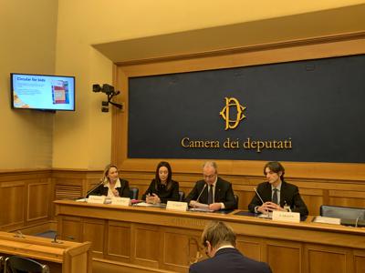 Oncologia pediatrica, anche le istituzioni donano per il progetto Circular for Kids