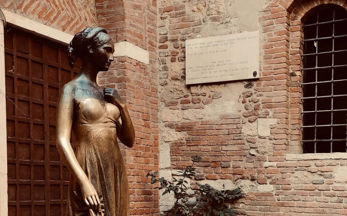 Verona, scoppia il caso Giulietta: polemiche dopo la tassa sugli innamorati