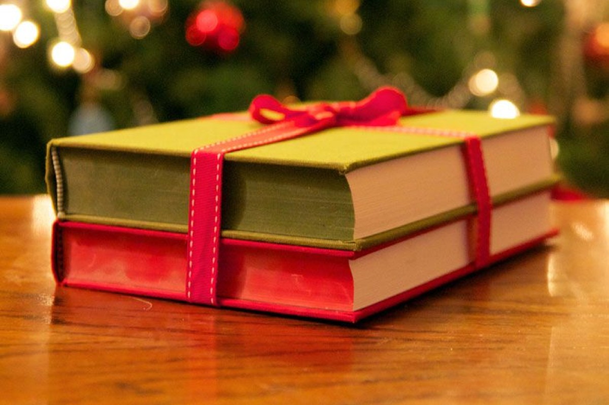 Libri di dicembre: cosa leggere sotto l'albero