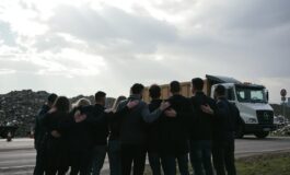 tragedia in discarica la comunita si unisce nel dolore per lincidente mortale 1766458962 265x160