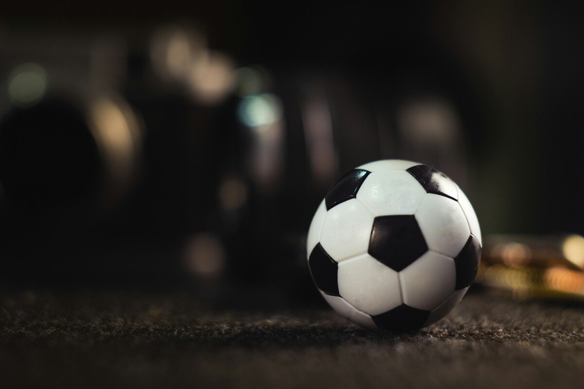 Calcio sotto shock, storico campione ricoverato in ospedale: "Ha il cancro"