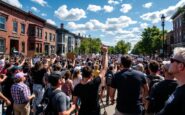 jake lang la sua manifestazione contro limmigrazione a minneapolis 1768725367
