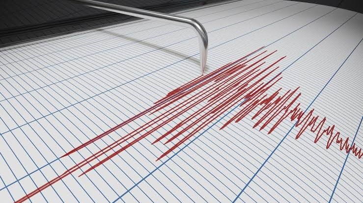 La scossa di terremoto fa tremare il sud Italia: i primi aggiornamenti
