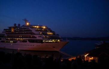 costa toscana porta il festival sul mare con un opening party tra luci e concerti 1771799703 364x230