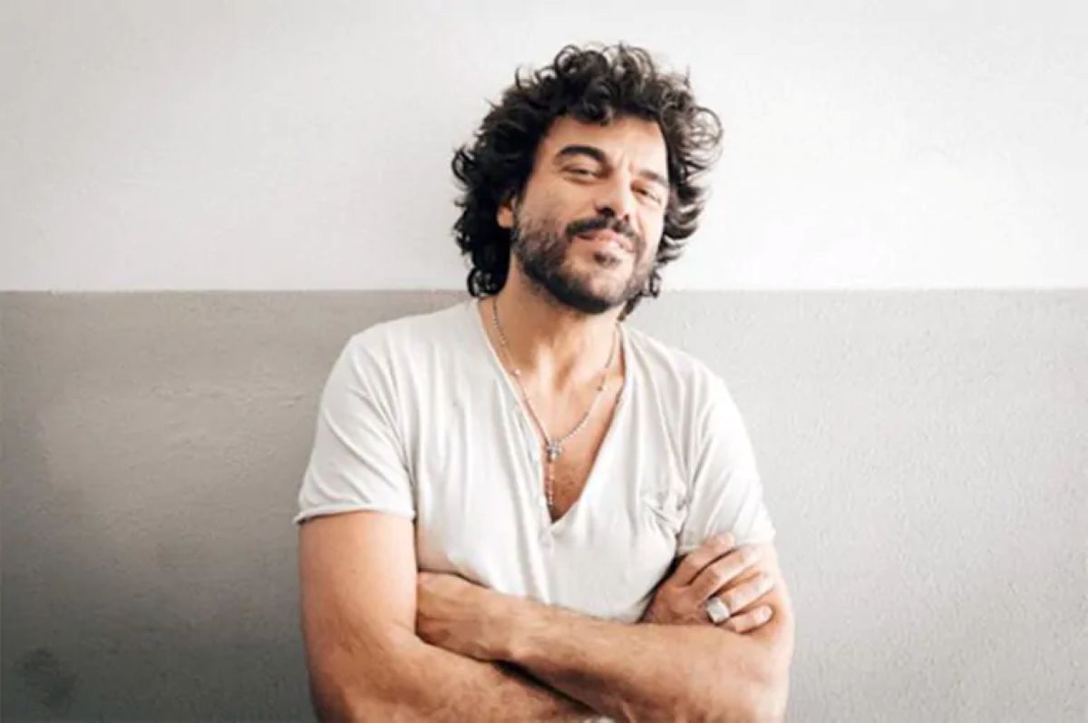Francesco Renga a Sanremo 2026 con la cover “Ragazzo solo, ragazza sola”: significato e emozioni sul palco