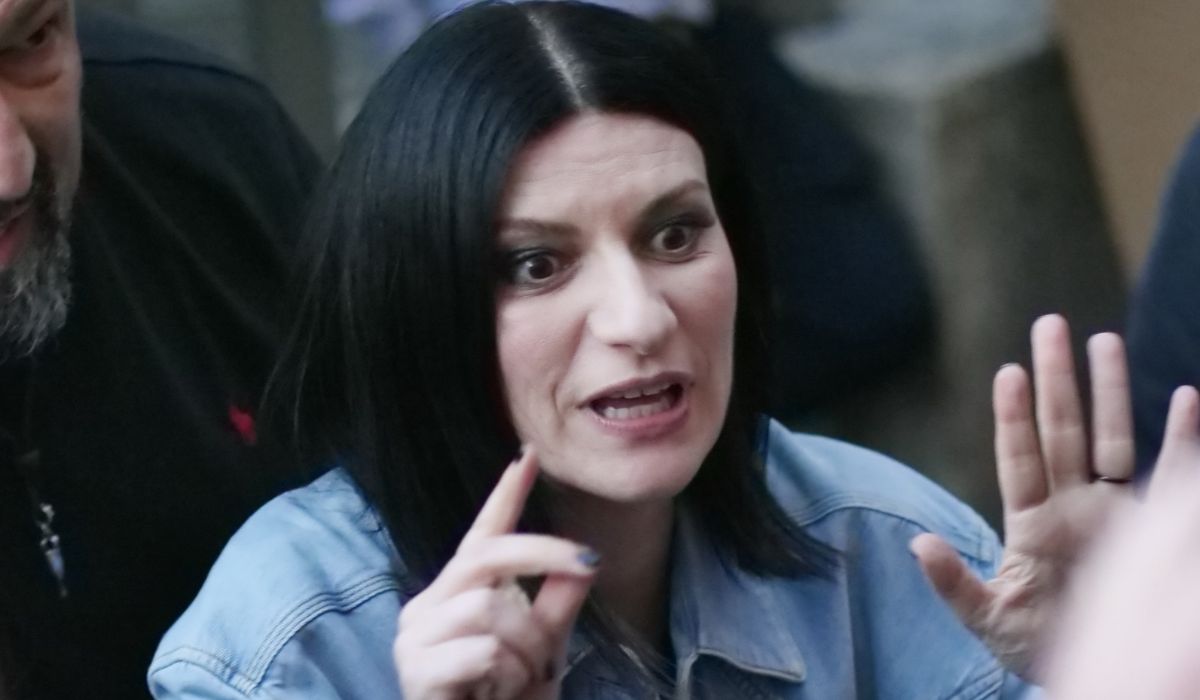Quanto costa la collana indossata da Laura Pausini nella prima serata di Sanremo 2026? Il prezzo da capogiro