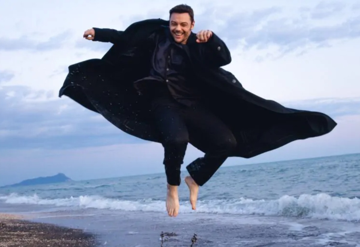 Sanremo 2026: Tiziano Ferro ospite della prima puntata