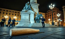 vandalo o incidente la zanna dello elefantino in piazza della minerva e stata trovata spezzata 1771363384 265x160