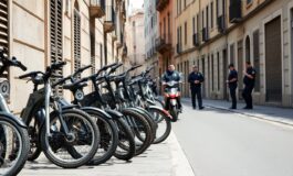 zona 30 a roma e controlli su bici elettriche cosa cambia per automobilisti e rider 1771009871 265x160