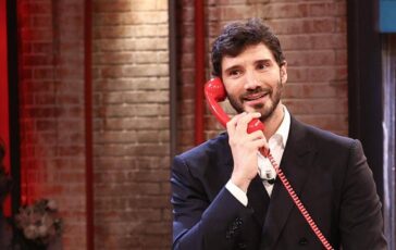 Affari Tuoi puntata record accetta lofferta dopo pochi minuti e torna a casa con 15 mila euro 364x230