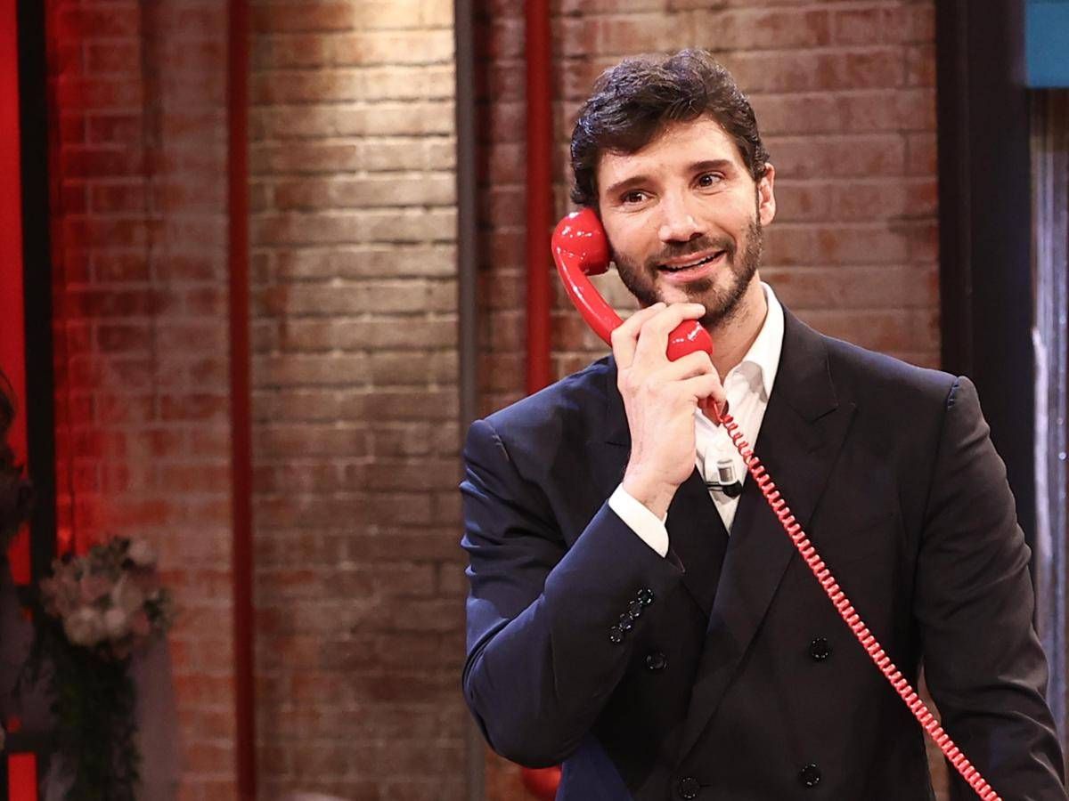 Affari Tuoi, puntata record: accetta l'offerta (dopo pochi minuti) e torna a casa con 15 mila euro
